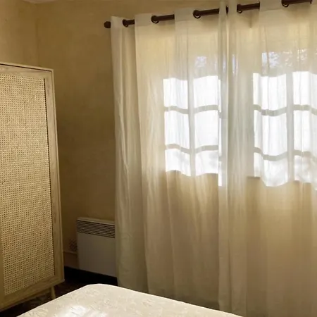 Beautiful Sea View, Ac, Garden, Minutes Away By Foot!