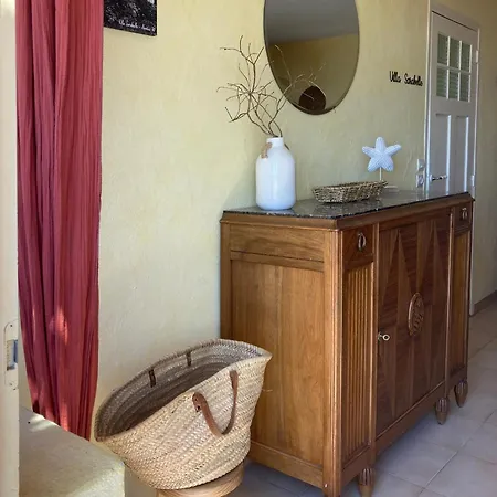 Beautiful Sea View, Ac, Garden, Minutes Away By Foot!